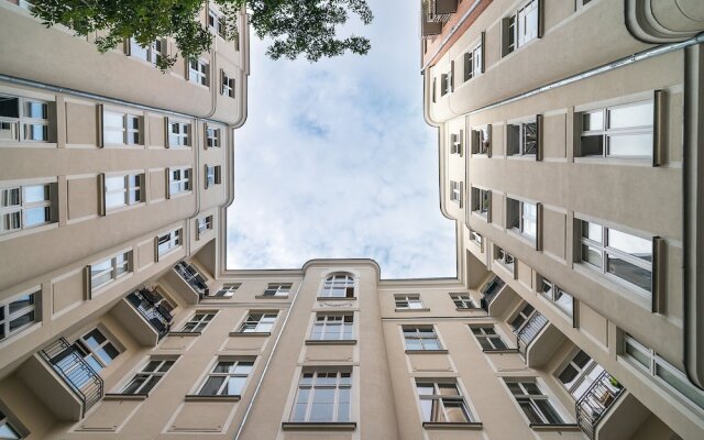 Metro Nowy Swiat Apartment