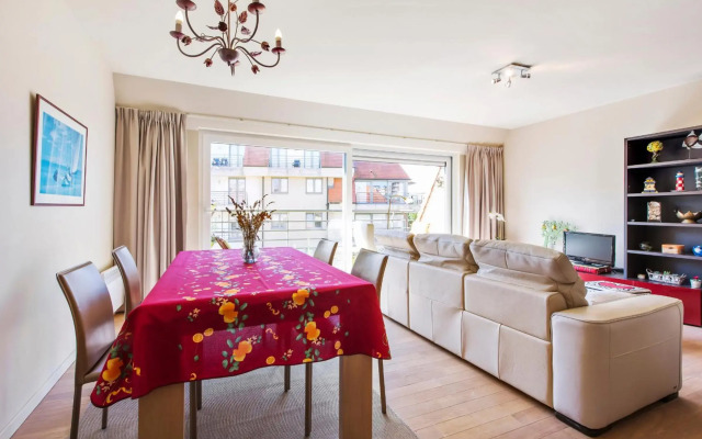 Bright apartment with 2 terraces in De Panne