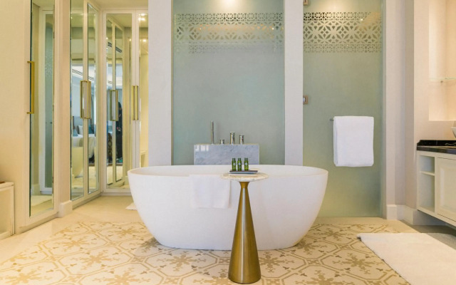 Royal Saray Resort