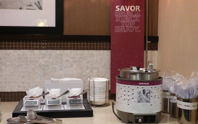 Hampton Inn Charleston-Southridge