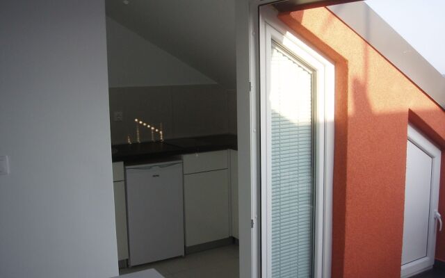 No5 Sea View Attic Studio