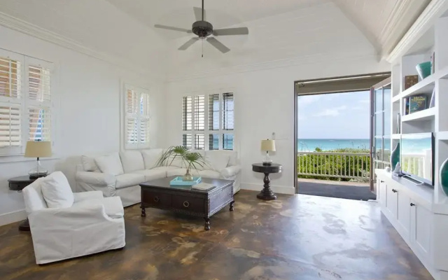 Coastal Chic: New Luxury Oceanfront Home With Sunset Views
