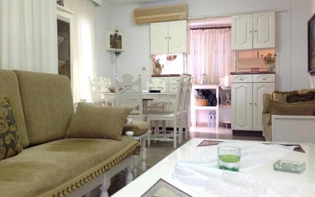 Villa Fofo - Beautiful Sea Front Villa with 650m2 garden