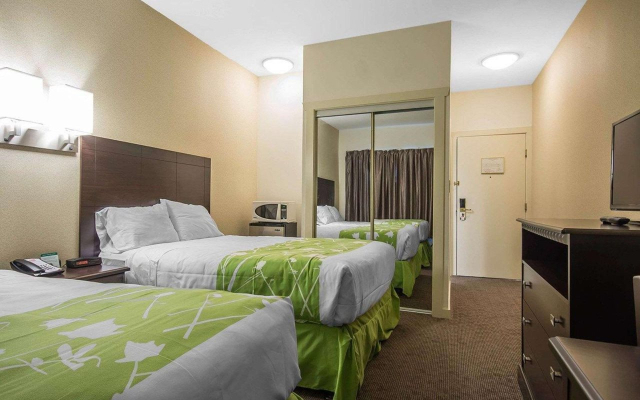 Motel 6 Surrey, BC