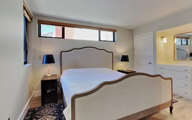 Slopeside Condo with Tree View