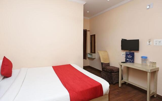 OYO Flagship 8346 LazyStays