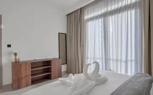 5 Star Palm View Private Beach 1BR