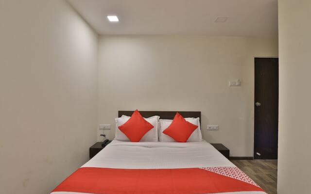 OYO Flagship 30564 Ripple Mall