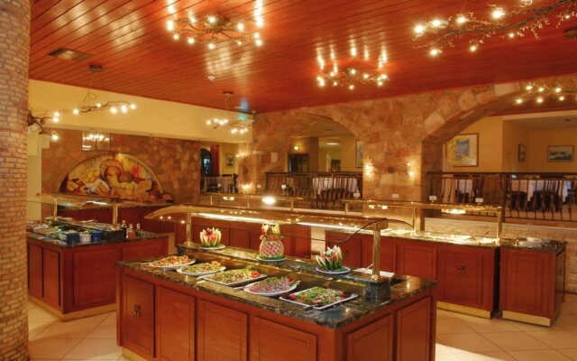 Cactus Village Hotel & Bungalows