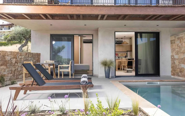 Pnoes Luxury Suites