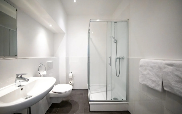 SMARTY Airport Cologne Hotel