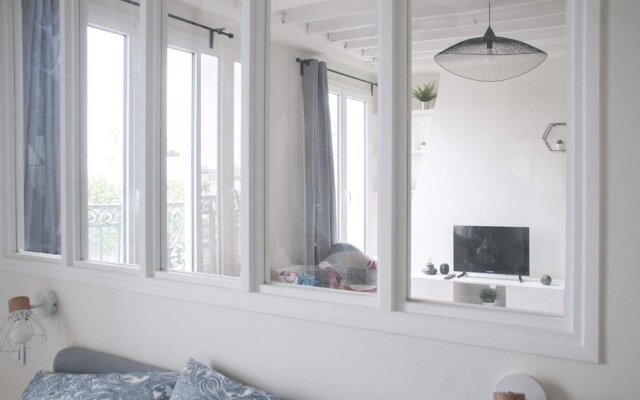 Renovated Apartment on the Outskirts of Paris
