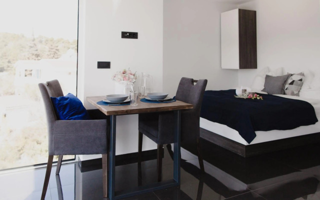 Alexandra Apartments