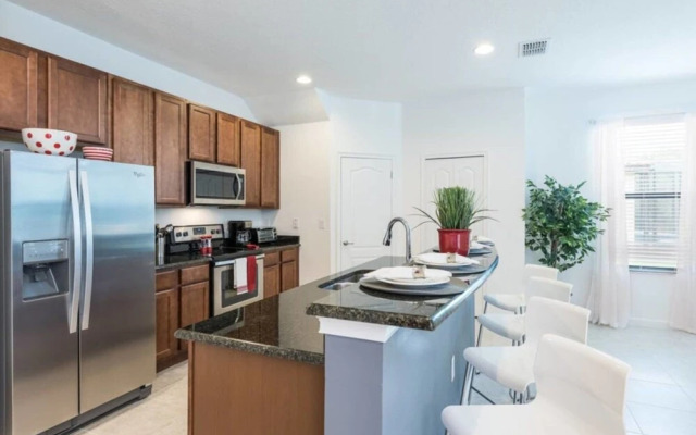 Pleasant Home Near Disney With Private Pool