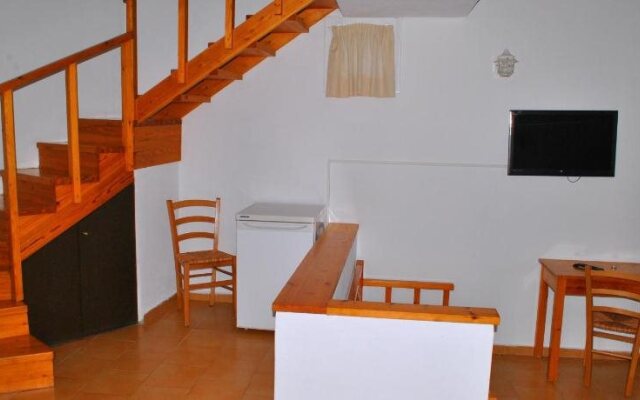 Ariadni Apartments