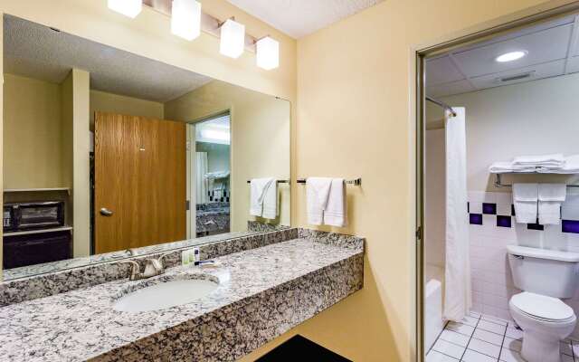 AmericInn by Wyndham Hotel and Suites Long Lake
