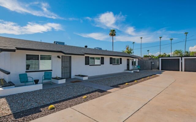 Modern 2br Phoenix Townhome by Wanderjaunt