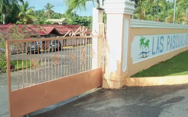Las Pasqualas Beach Resort