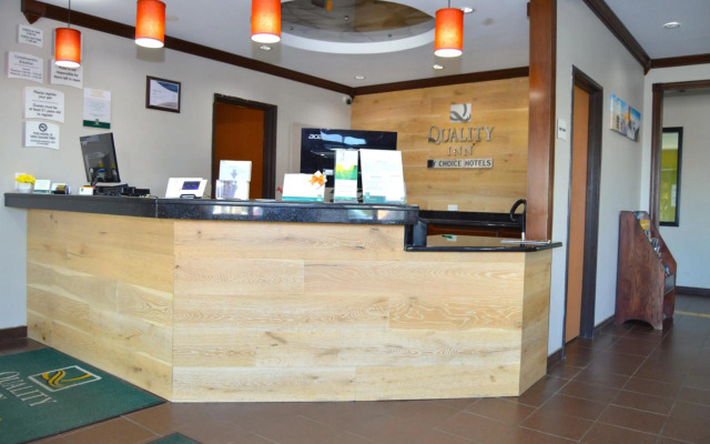 Quality Inn Coralville - Iowa River Landing