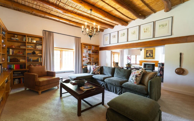 Navarre Residence