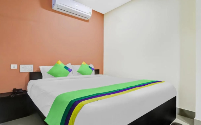 Capital O 9671 Hotel Rudraksh Inn