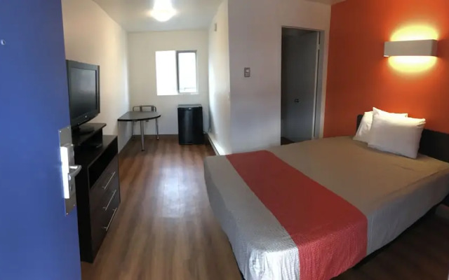 Motel 6 Kamloops, BC