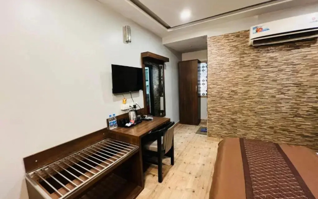 Hotel Sabera by OYO Rooms
