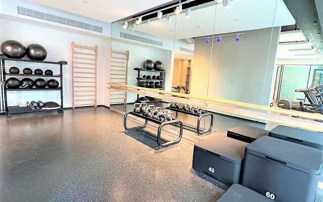 Spacious 1 bedroom with balcony in Wilton Terraces