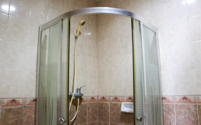 Elegant And Homey 2Br Puri Garden Apartment