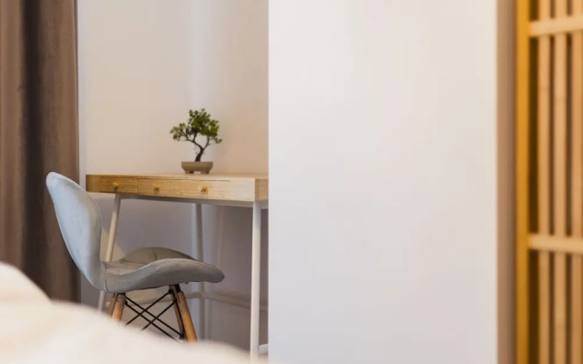 Zoe Apartment