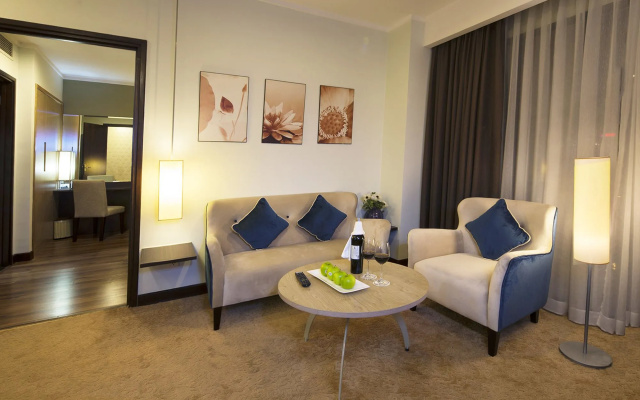 Vien Dong Hotel