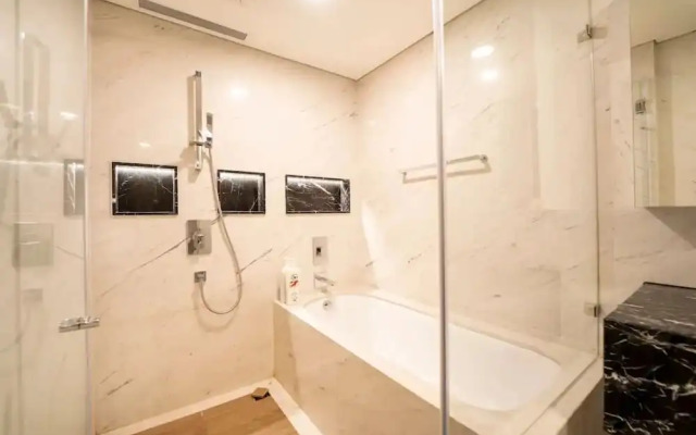 Serenity Sky Suites in Distrist 3