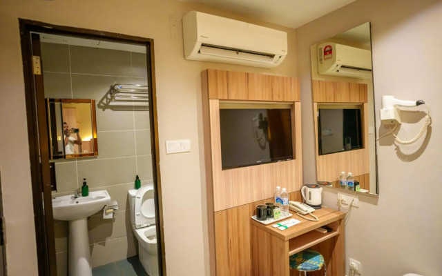 Alaxis Hotel
