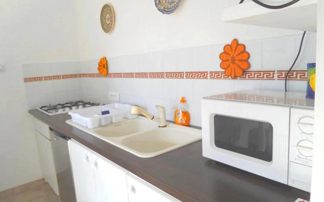 Studio in Cagnes-sur-mer, With Wonderful sea View, Pool Access, Enclos