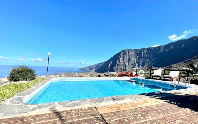 Apartment in rural house with Wifi and ocean view