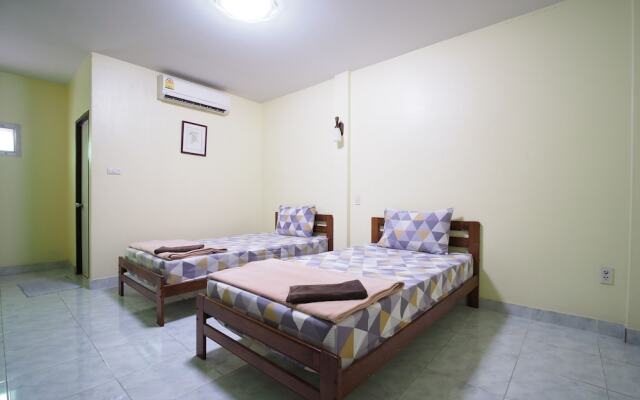 Oyo 852 Pineapple Hotel Pattaya