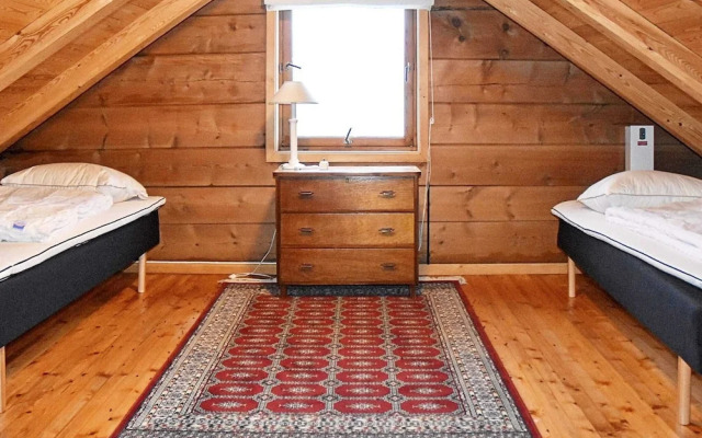 Secluded Mountain Retreat-by Traum