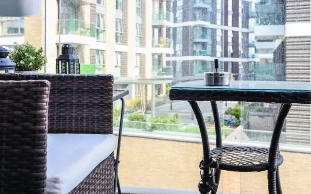Modern Apartment w/ Balcony by MSS