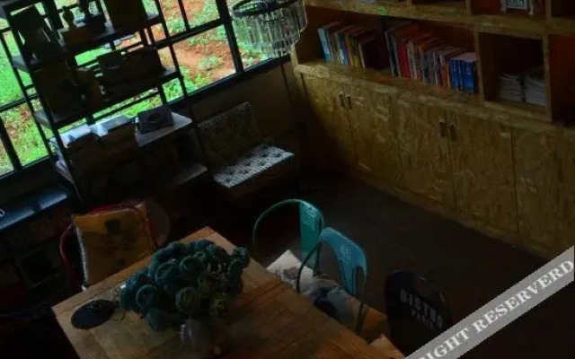 Wuyou Tongjin Mountain Inn
