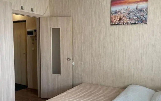 Gold Apart on Molodogvardeytsev Street 74