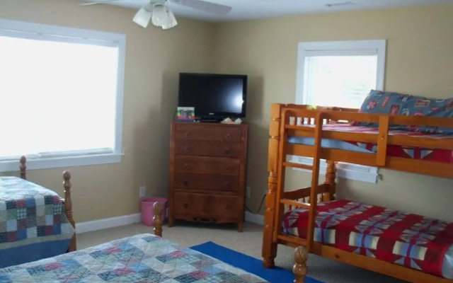 Mclaurin Manna At Holden Beach 4 Bedroom Home by RedAwning