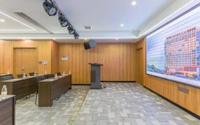 Donghui Yunju Hotel (Yichang Yiling Wanda Plaza)