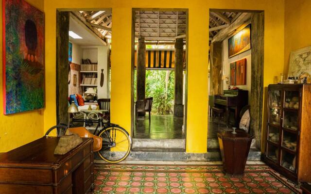 Casa Real del Cabrero by SOHO