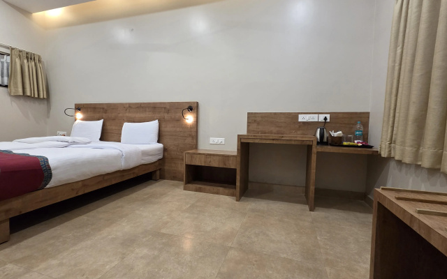 Hotel Gulmohar Grand