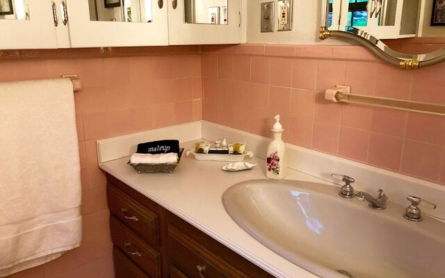 Sujak on Sunnyhill Bed and Breakfast