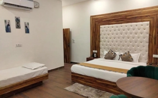 OYO 22115 Hotel D Plaza