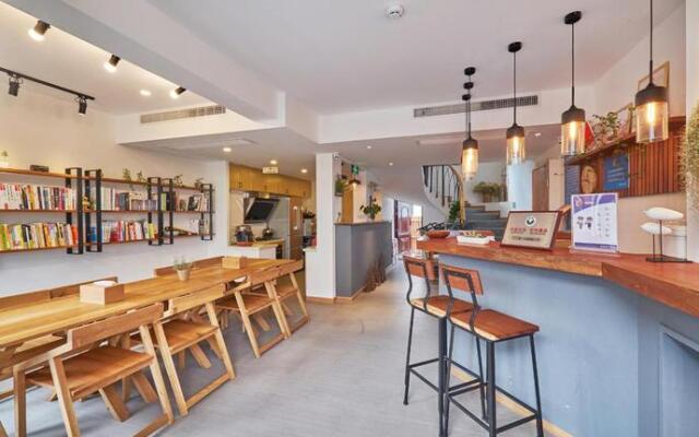 T innn · West Lake | Yueshang Yunshe Homestay (Hangzhou Taiziwan Park Branch)