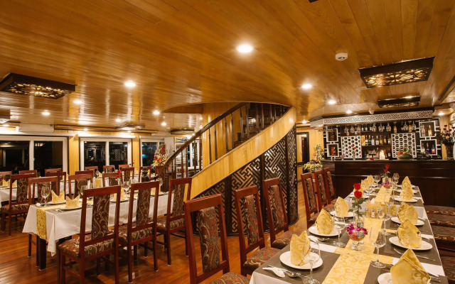 Cristina Diamond Cruise