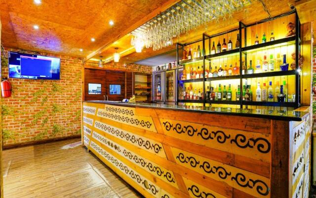 Townhouse OAK Hotel Chaitanya Executive