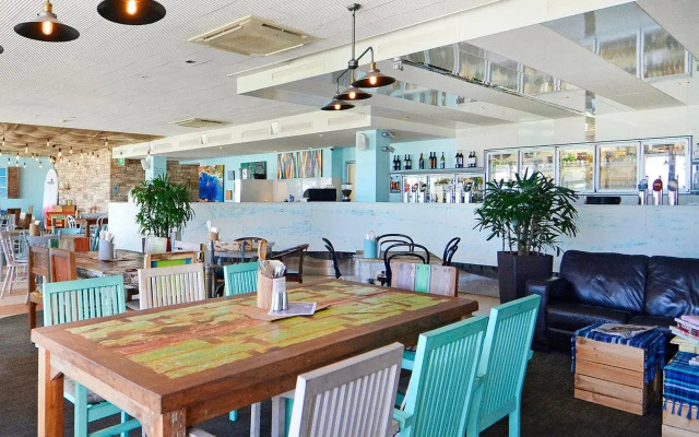 Mullaloo Beach Hotel & Apartments